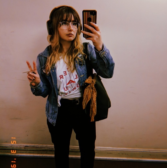 Meet your Posher, Alexis - Picture 3 of 3